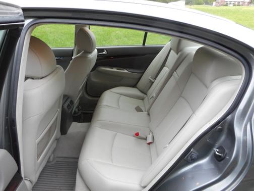 2012 INFINITI G37 x