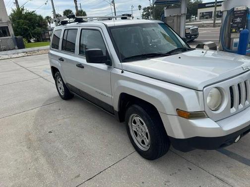 Silver 2012 Jeep Patriot Sport