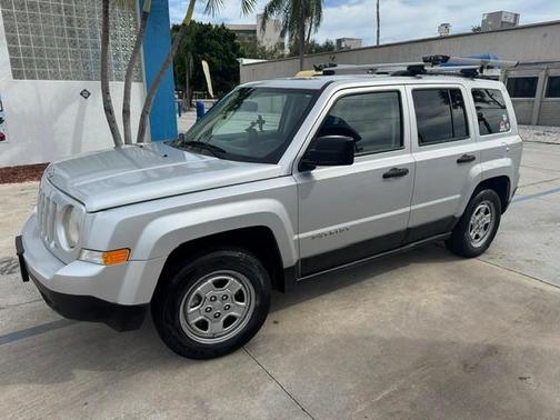 Silver 2012 Jeep Patriot Sport