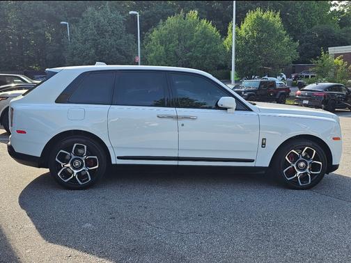 White 2021 Rolls-Royce Cullinan Base