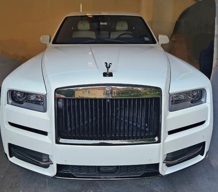 White 2021 Rolls-Royce Cullinan Base