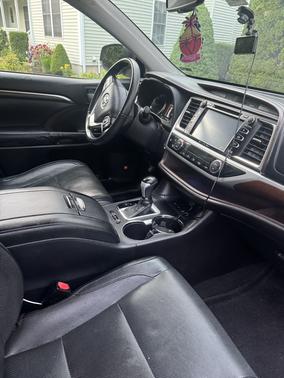 Black 2016 Toyota Highlander Limited