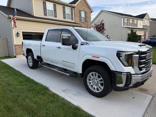 White 2024 GMC Sierra 2500 SLT