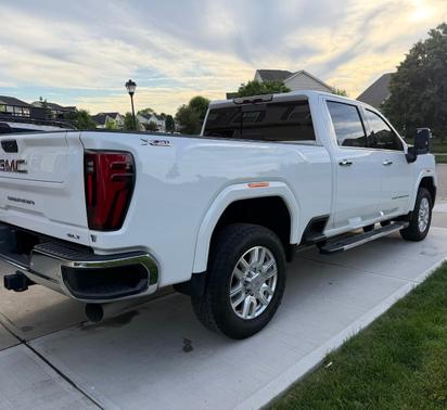 White 2024 GMC Sierra 2500 SLT