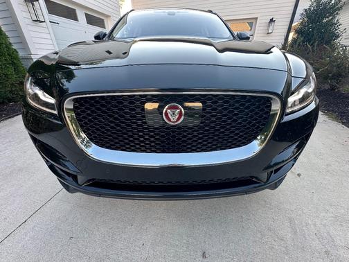 Black 2019 Jaguar F-PACE 30t Prestige