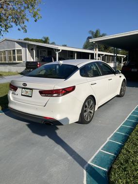 White 2018 Kia Optima S