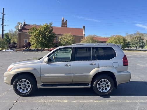 Beige 2004 Lexus GX 470 Base