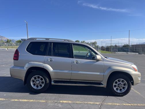 Beige 2004 Lexus GX 470 Base