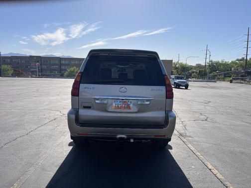 Beige 2004 Lexus GX 470 Base