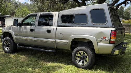 Beige 2002 Chevrolet Silverado 2500 LT H/D Crew Cab
