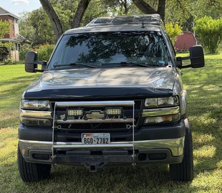 Beige 2002 Chevrolet Silverado 2500 LT H/D Crew Cab