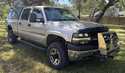 Beige 2002 Chevrolet Silverado 2500 LT H/D Crew Cab
