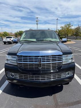 Black 2009 Lincoln Navigator Base