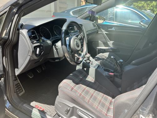 2019 Volkswagen Golf GTI 2.0T S 4-Door