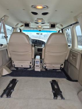 2004 Ford E150 Chateau