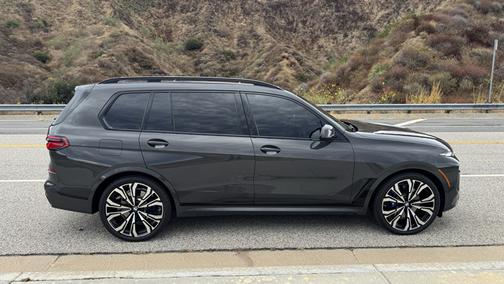 Gray 2025 BMW X7 xDrive40i