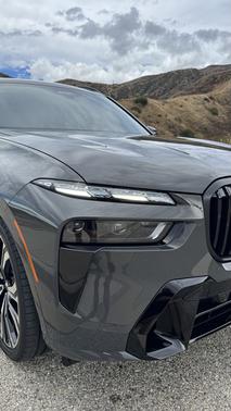 Gray 2025 BMW X7 xDrive40i
