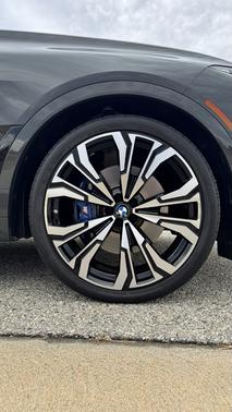 Gray 2025 BMW X7 xDrive40i