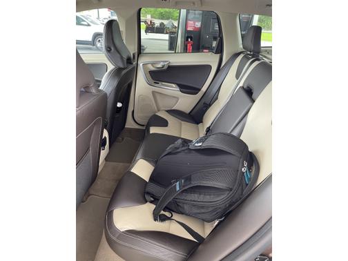 Photo 2 of 6 of 2012 Volvo XC60 3.2