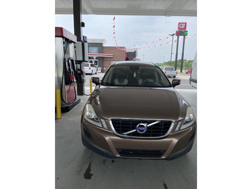 Photo 4 of 6 of 2012 Volvo XC60 3.2