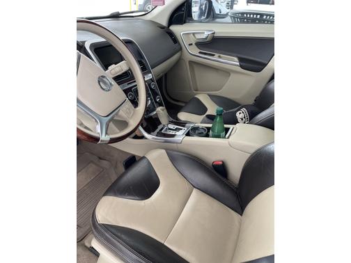 Photo 6 of 6 of 2012 Volvo XC60 3.2