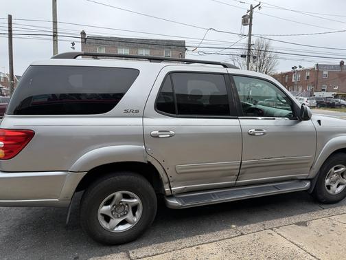 2002 Toyota Sequoia SR5
