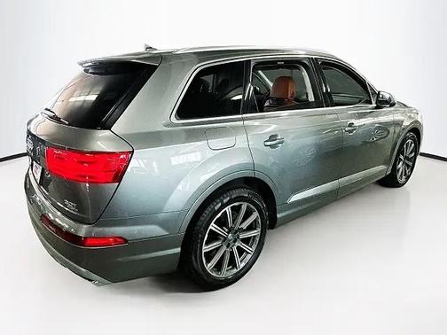 Gray 2017 Audi Q7 3.0T Prestige