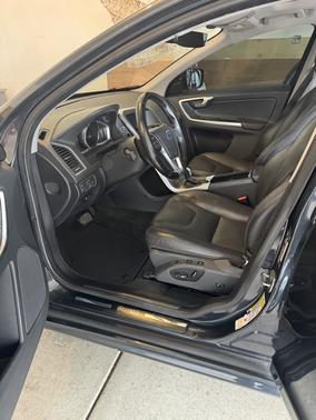Gray 2016 Volvo XC60 T6 Drive-E