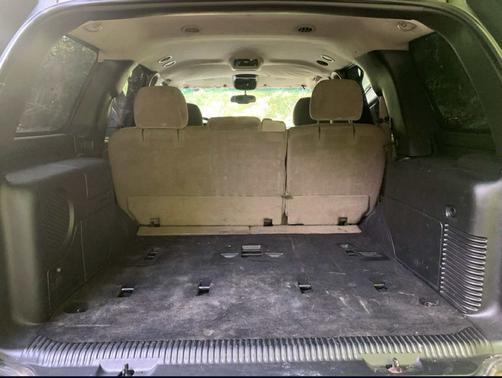 2004 Chevrolet Tahoe LS