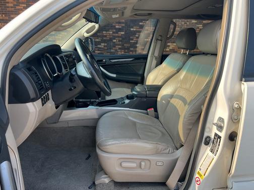 White 2007 Toyota 4Runner Limited V8