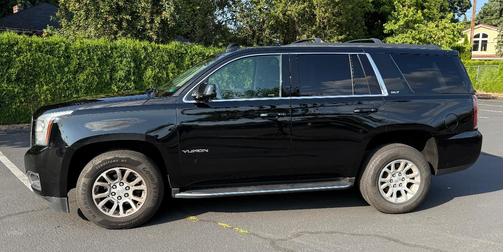 Black 2016 GMC Yukon SLT