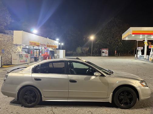 2003 Nissan Altima 3.5 SE