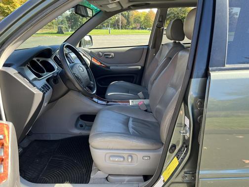 Green 2007 Toyota Highlander Hybrid Limited
