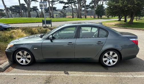 Gray 2004 BMW 530 i