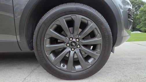 Gray 2016 Land Rover Discovery Sport SE