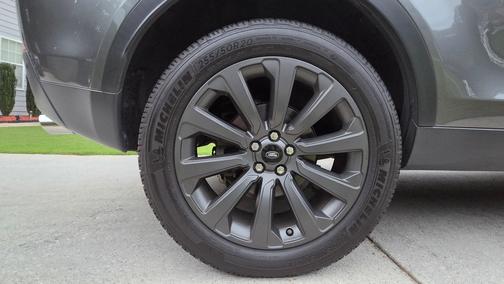 Gray 2016 Land Rover Discovery Sport SE