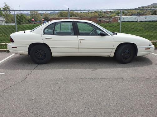 Photo 1 of 12 of 2001 Chevrolet Lumina Base