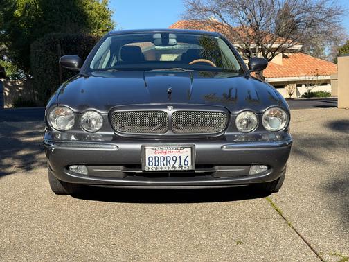 2005 Jaguar XJR Base