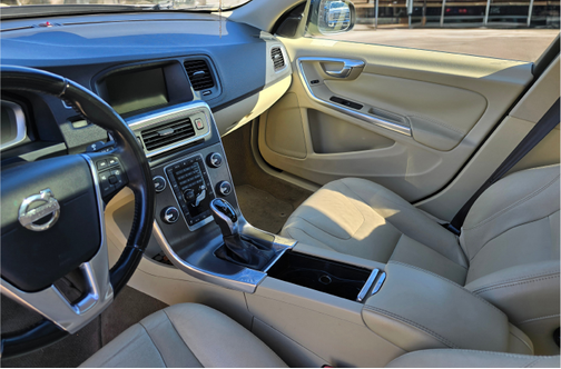 2015 Volvo S60 T5 Premier Plus