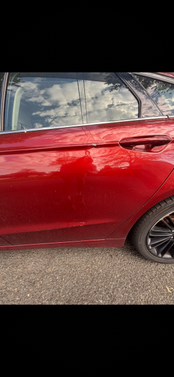 Red 2014 Ford Fusion SE