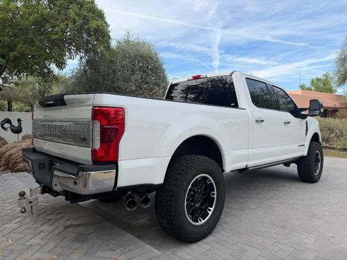 White 2017 Ford F-350 King Ranch