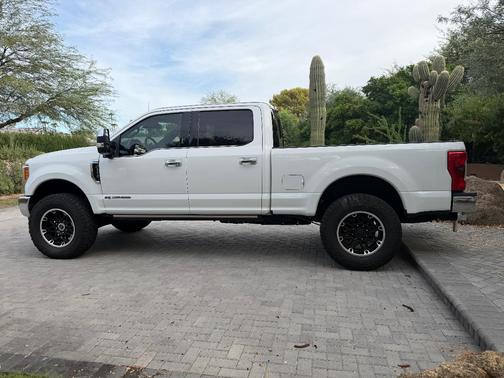 White 2017 Ford F-350 King Ranch