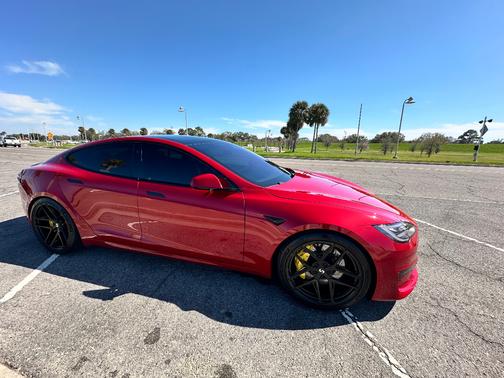 2021 Tesla Model S Plaid