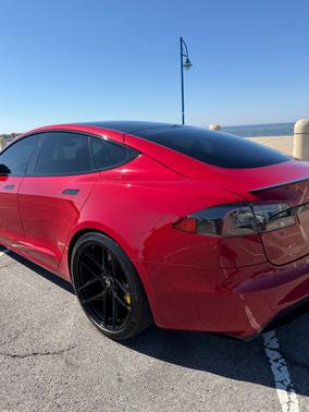 2021 Tesla Model S Plaid