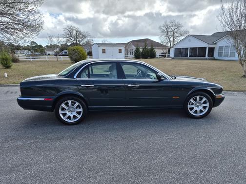 2004 Jaguar XJ8 Base