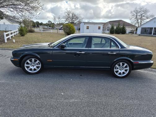 2004 Jaguar XJ8 Base