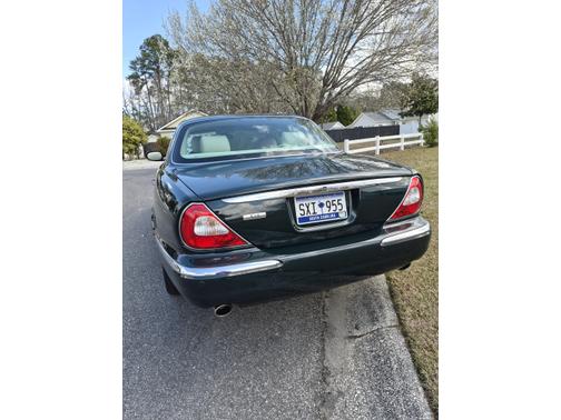 2004 Jaguar XJ8 Base