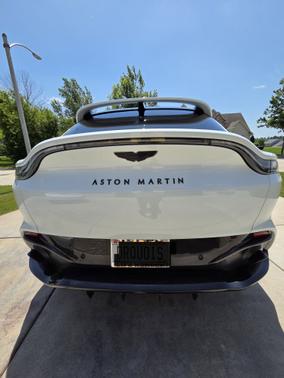 2021 Aston Martin DBX Base