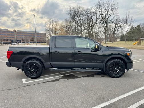 2018 Nissan Titan SV