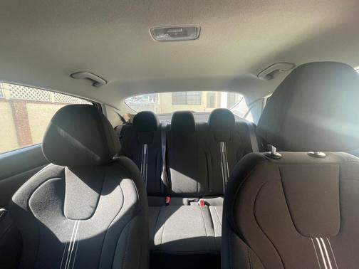 Black 2024 Hyundai ELANTRA SEL